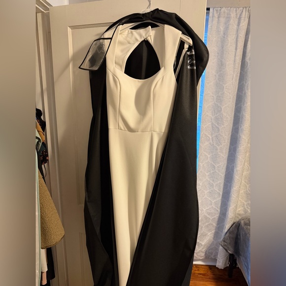 Morilee Wedding Dress 
NEVER WORN - Picture 3 of 5